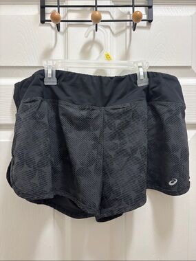 ASICS Women's Black Geometric Pattern Athletic Shorts